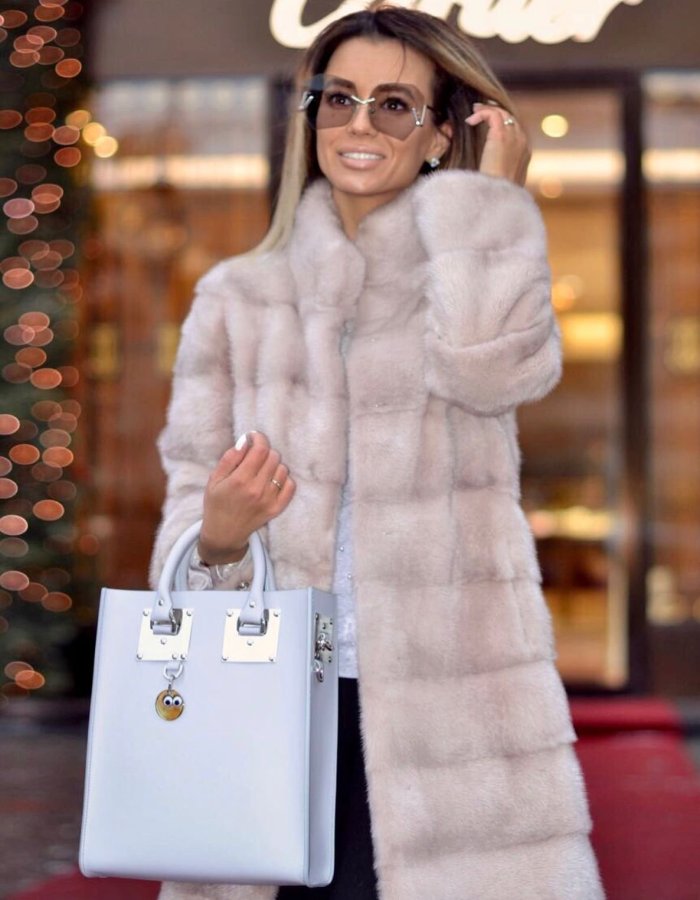 Эшли Грем показ в Мелане 2020