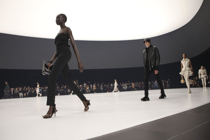 Emporio Armani Весна лето 2021