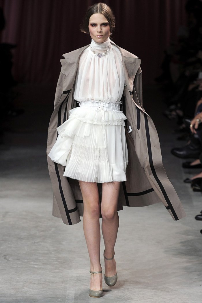 Показ Нина Риччи Весна лето 2020