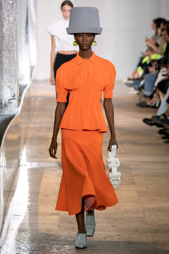 Показ Нина Риччи Весна лето 2020