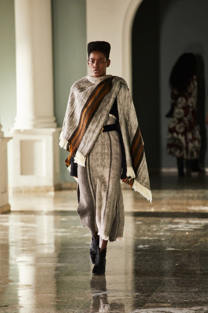 Показы мод 2021-2022