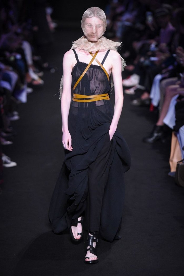 Дизайнер одежды АН Демелемейстер