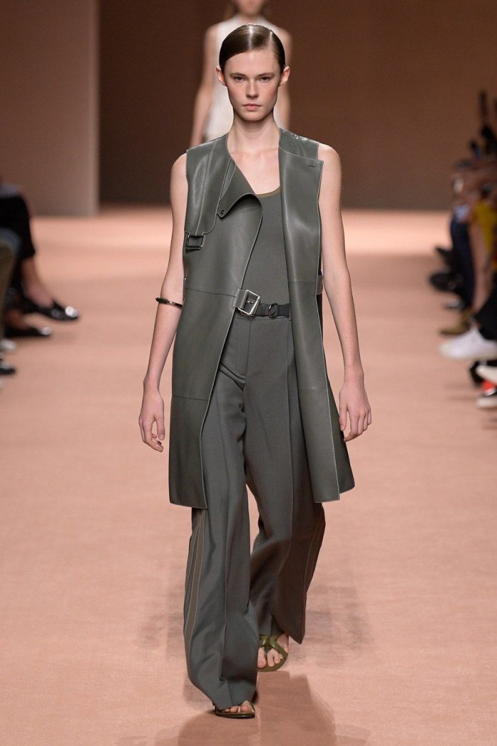 Hot Fashion runway2021