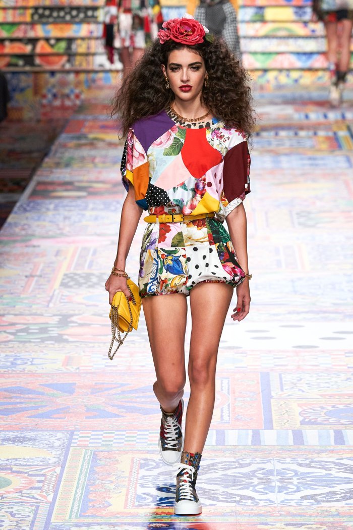 Дольче Габбана подиум лето 2021