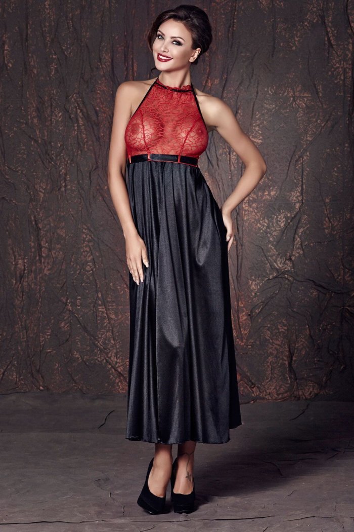 Вечернее платье с открытой грудью