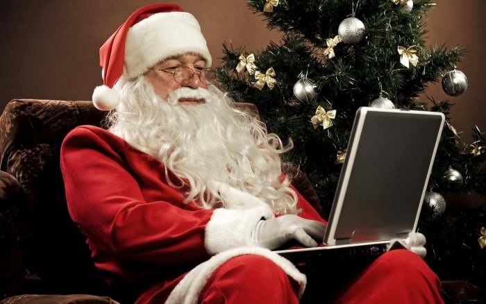 Дед Мороз с айфоном