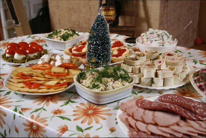 Красиво накрытый стол