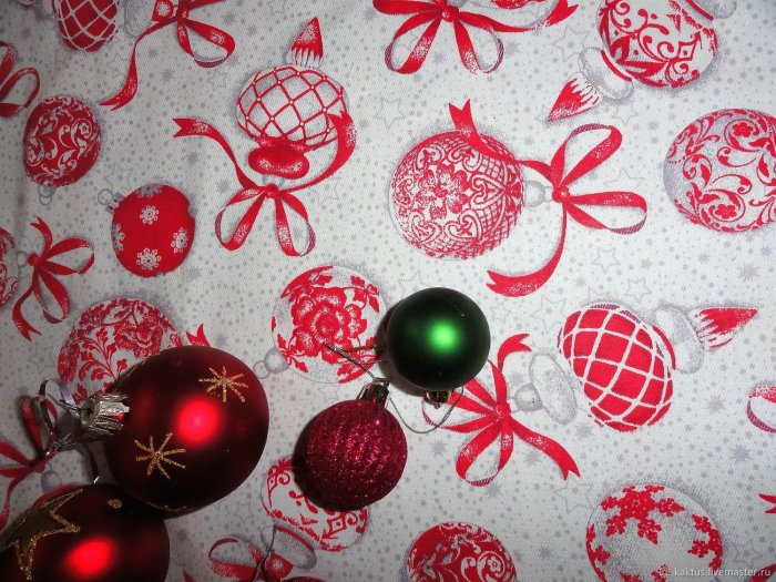 Голубая ткань со снежинками