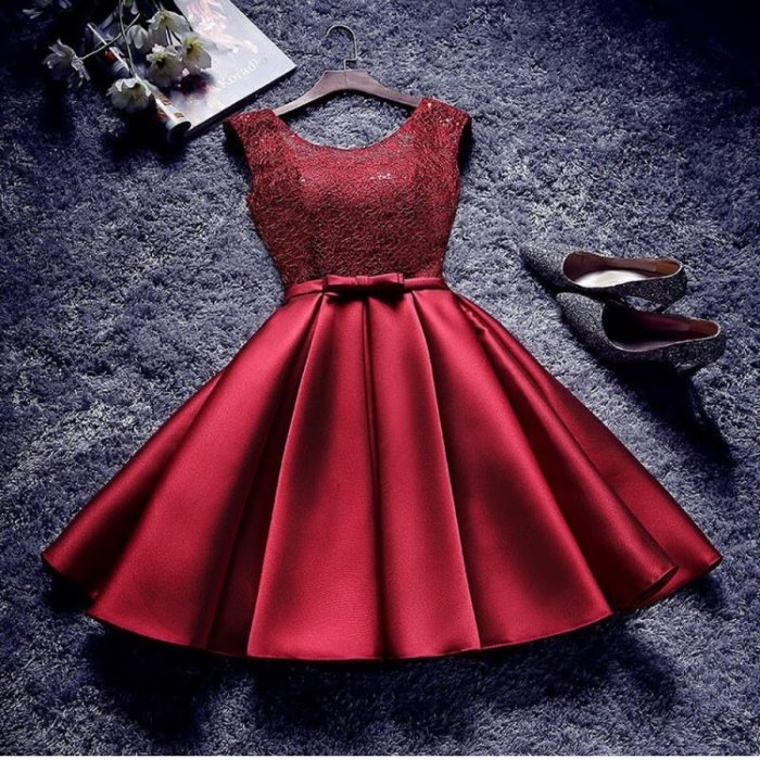 Платье блестящее короткое