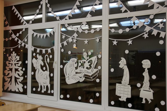 Новогоднее оформление школы 2021