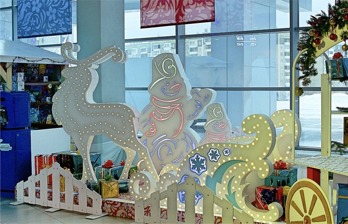 Украшение холла к новому году