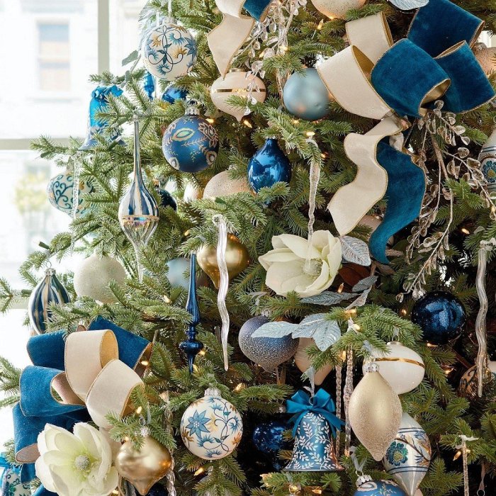 Дизайнерское украшение елки