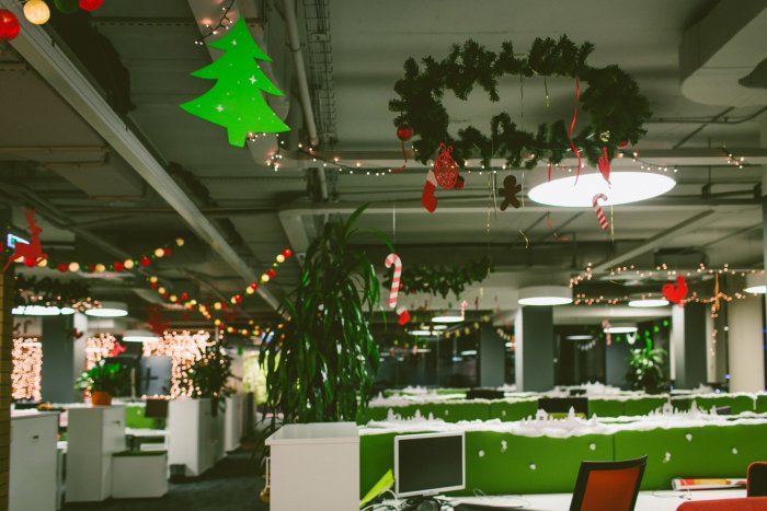 Украсить помещение