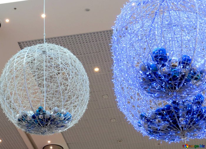 Гирлянда снежинки на потолок