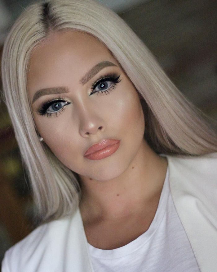 Татуаж бровей для блондинок с голубыми глазами