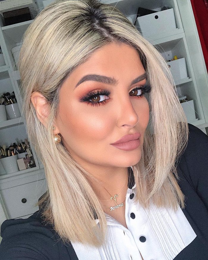 Блонд с карими глазами