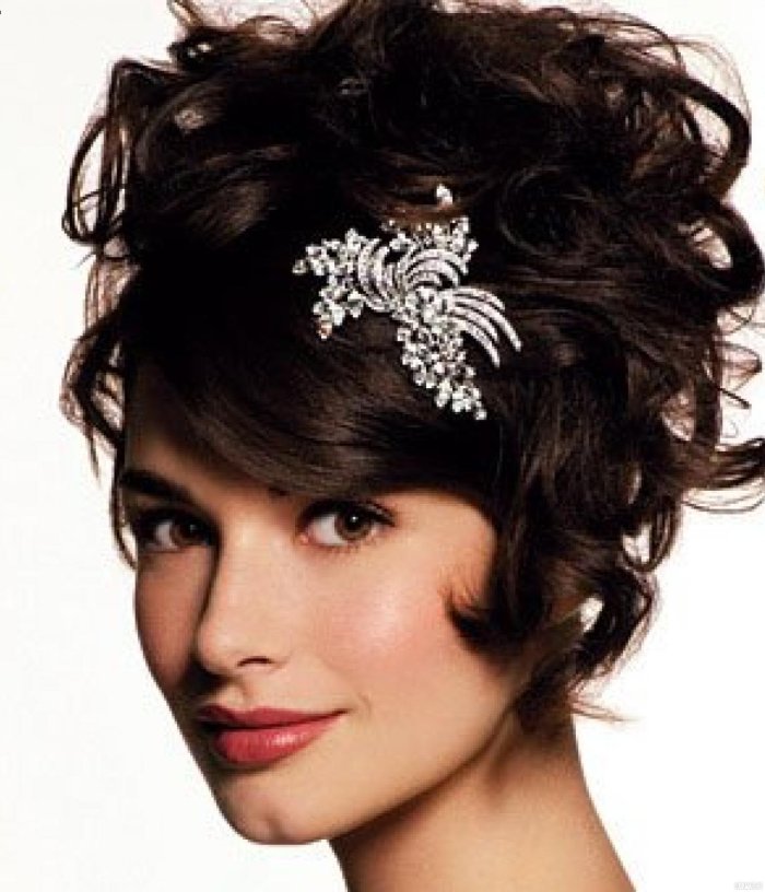 Торжественные прически на короткие волосы