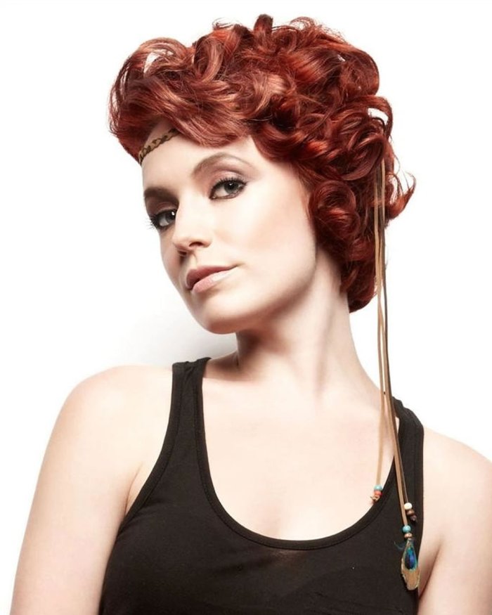 Креативные праздничные прически на короткие волосы