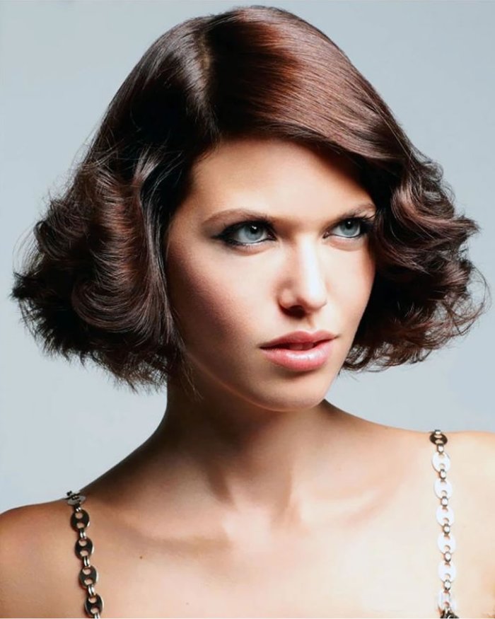 Причёска на короткие волсы