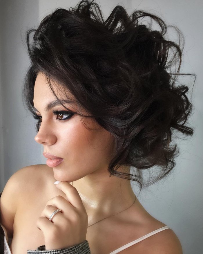 Вечерние прически на короткие волосы