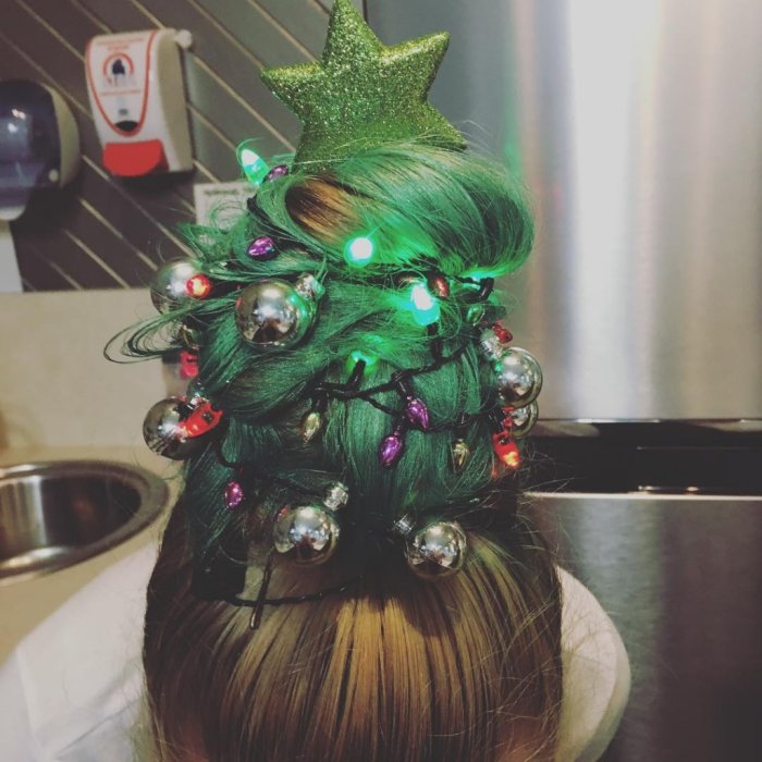 Новогодняя прическа елочка