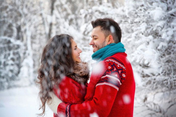 Влюбленная пара зимой