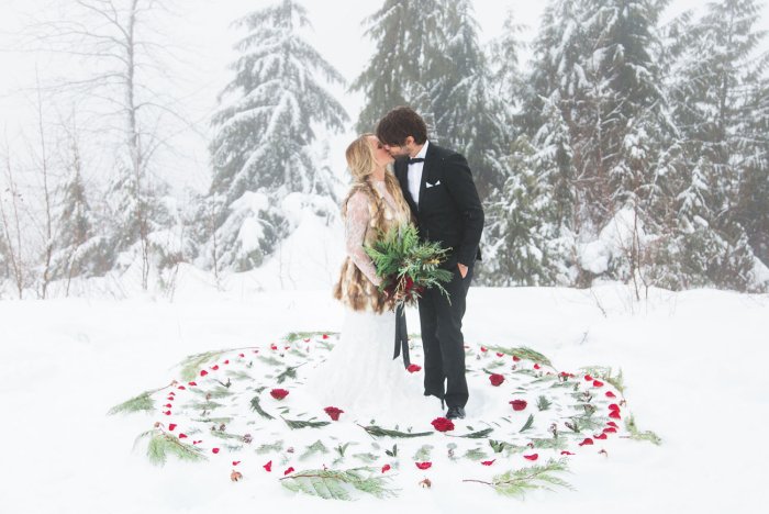Креативная Свадебная фотосессия зимой