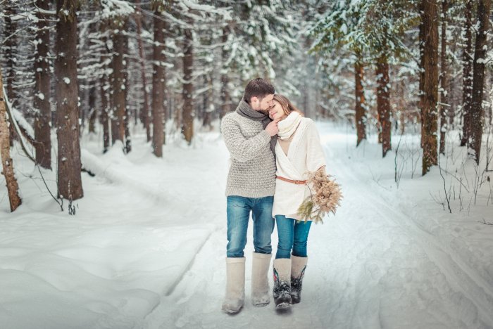 Лавстори зимой в лесу