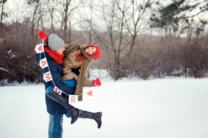 Зимняя фотосессия влюбленных