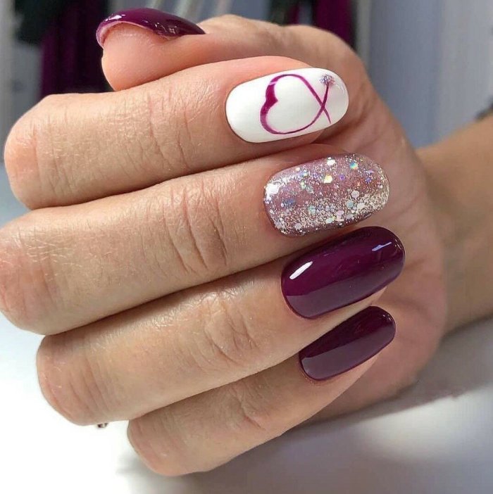 Маникюр с сердечками