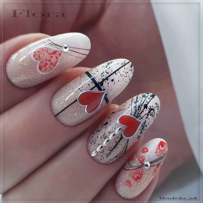 Дизайн ногтей с сердечками
