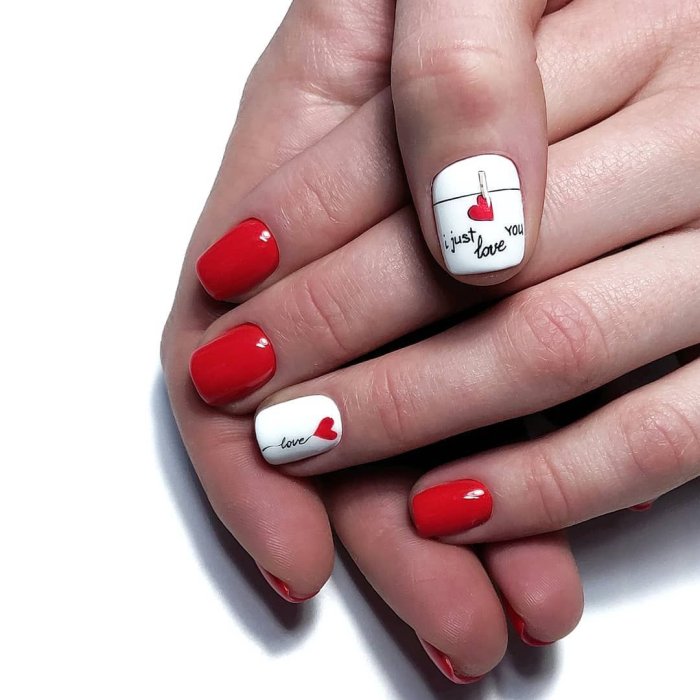 Маникюр с сердечками