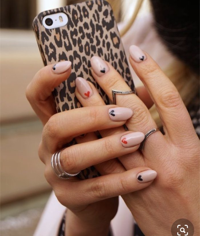 Стильный молодежный маникюр