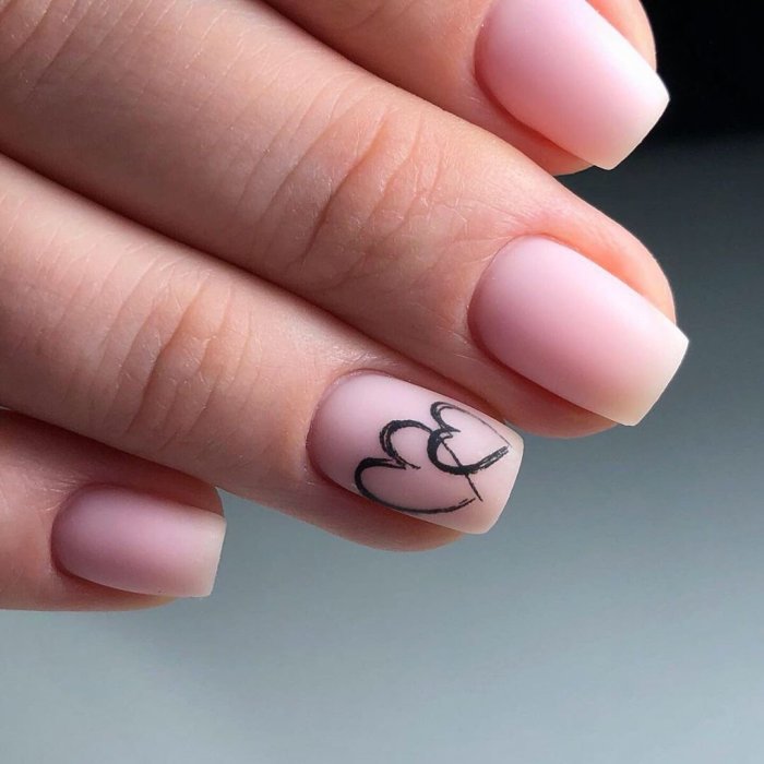 Маникюр на короткие ногти Минимализм