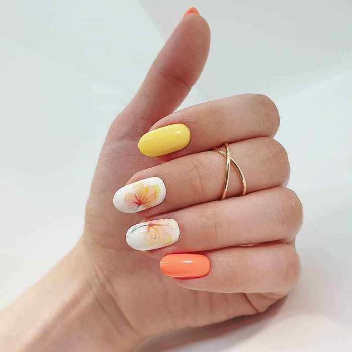 Стильные красные ногти