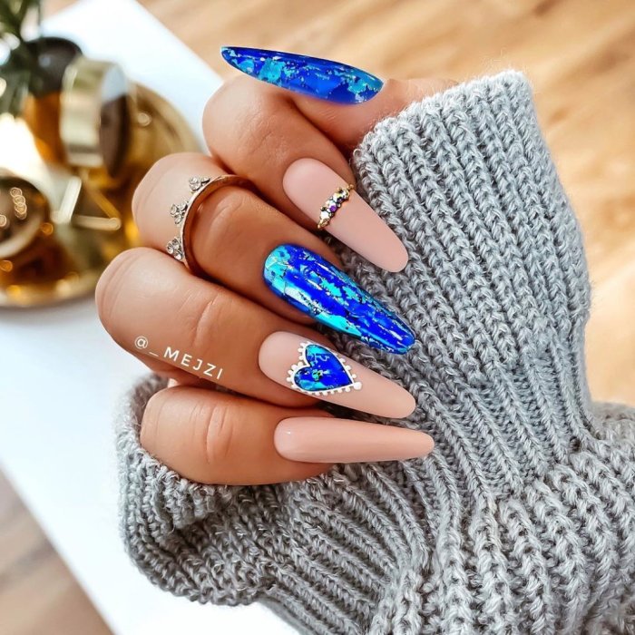 Разноцветный маникюр 2021