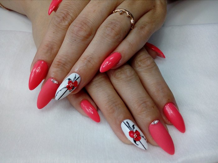 Розовый маникюр для подростков