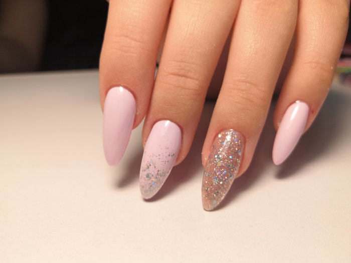 Нежно фиолетовый маникюр