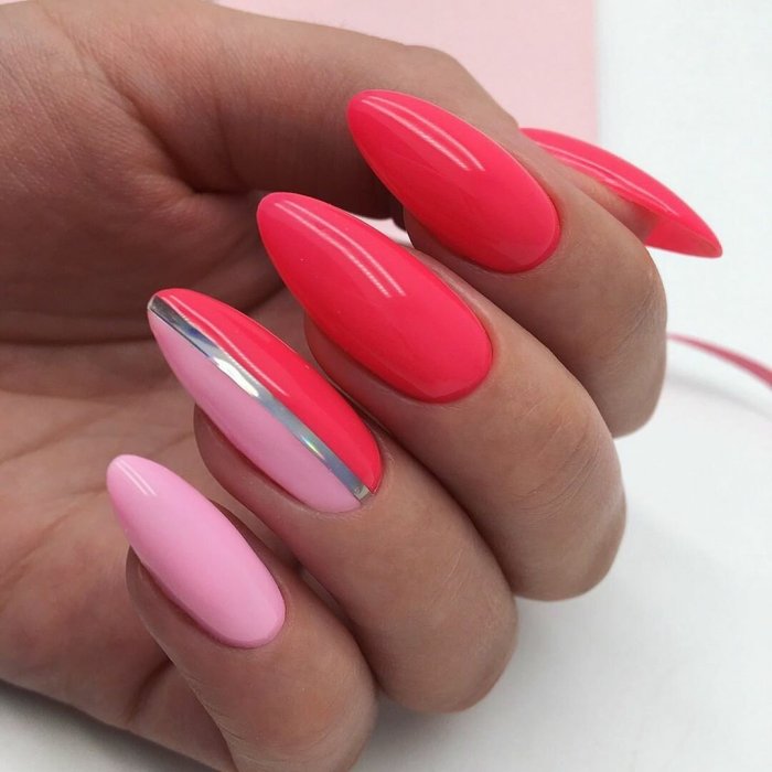 Ногти миндаль 2021фуксия