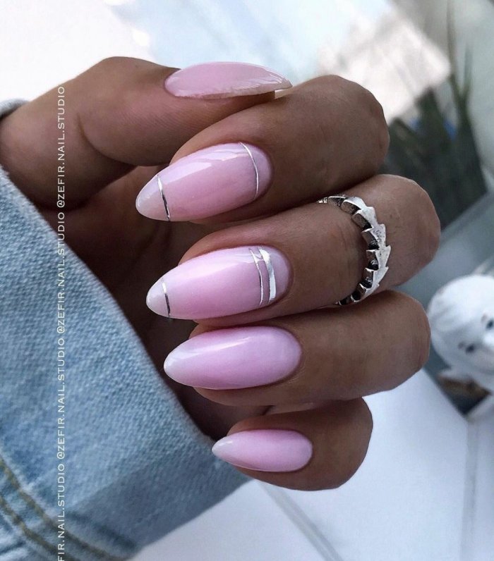 Трендовый маникюр в пыльно розовых тонах