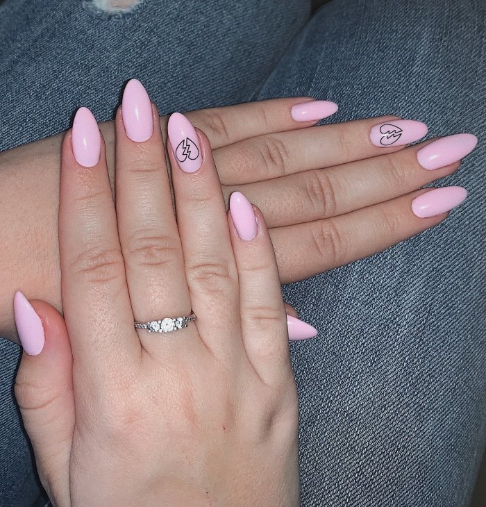 Маникюр розовый кварц на миндальные ногти