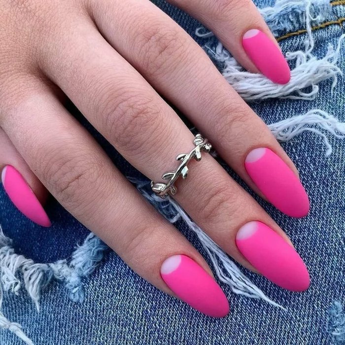 Маникюр в розовых тонах