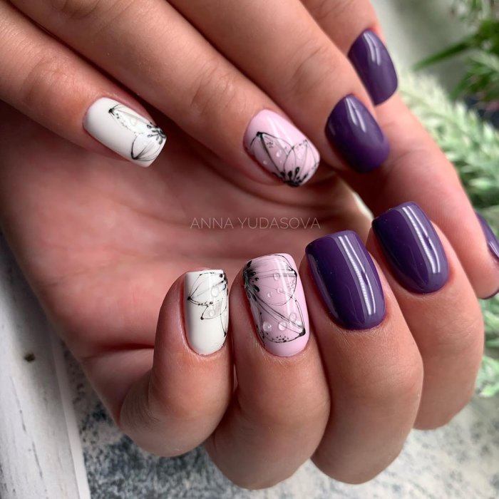 Стильный матовый маникюр