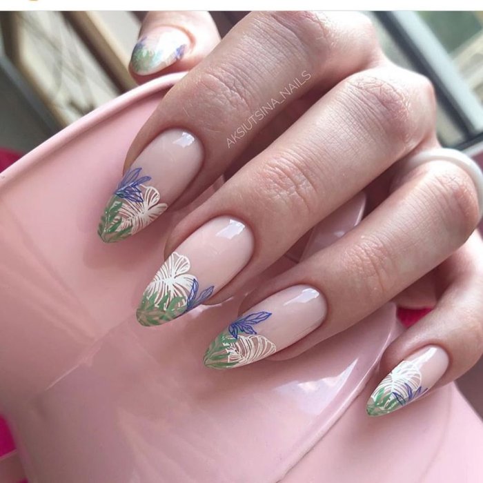 Маникюр на короткие ногти 2020 лето осень