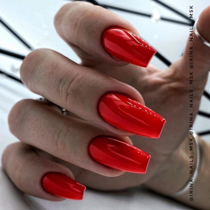 Яркий дизайн ногтей