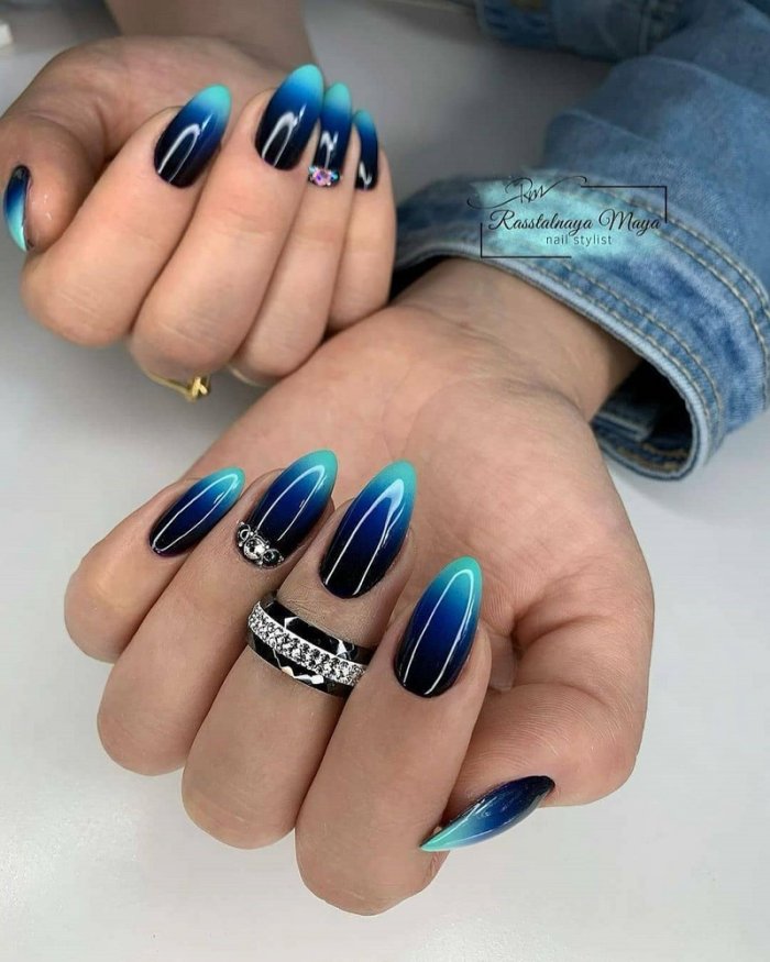 Шикарный маникюр на миндалевидные ногти