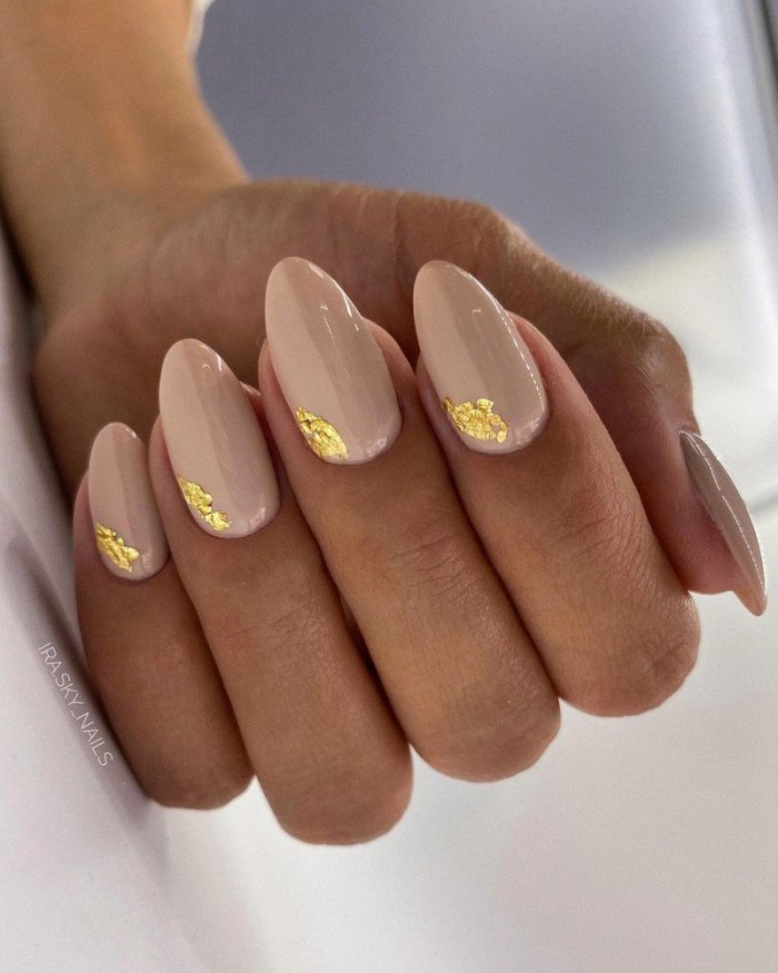 Маникюр осень 2021