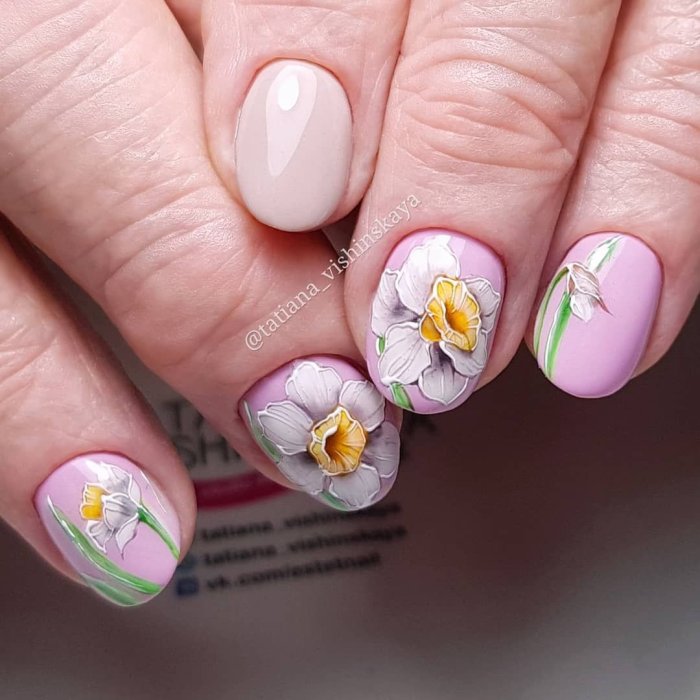 Маникюр наращивание миндаль с картами