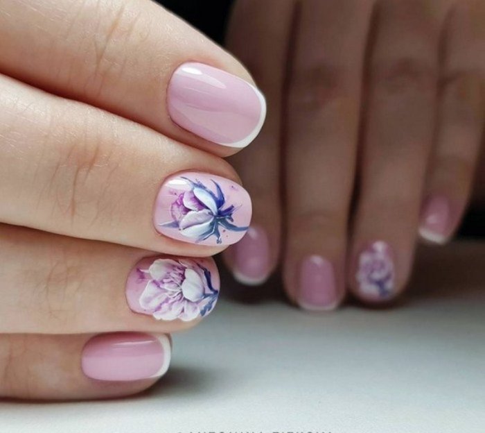 Маникюр цветы