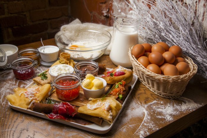 Праздничный стол на Масленицу